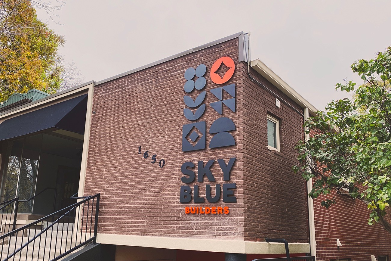 Eye-catching custom signage designed to match a business’s unique brand identity and attract more customers.